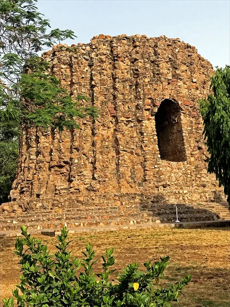 Einer der berühmtesten touristischen Orte Indiens, qutub minar. — Stockfoto