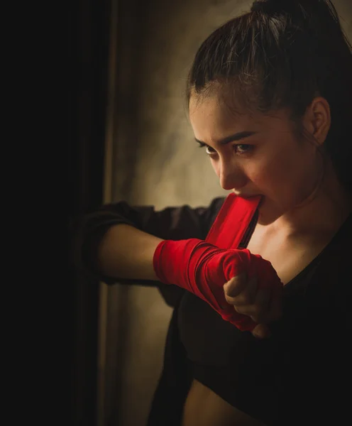 Los Atletas Están Preparando Para Kickboxing Calentamiento Gimnasio — Foto de Stock