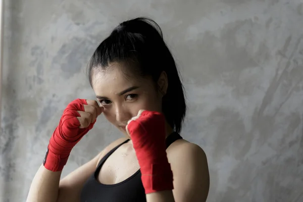 Sexy Lutador Menina Perfurando Ativamente Asiático Menina Boxer Tailândia — Fotografia de Stock