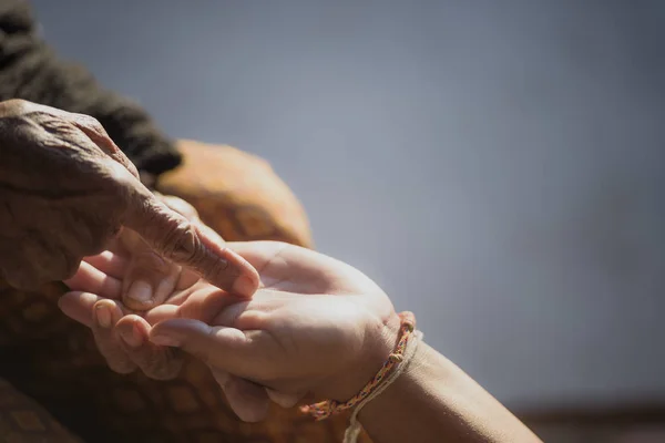 Fortune Teller Reads Hand Lines Woman Hand — ストック写真