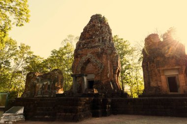 Tapınak Duvarı 'nın yıkıntısı, Tayland' ın gömü şehrindeki Antik Khmer Şatosu Kusuantang