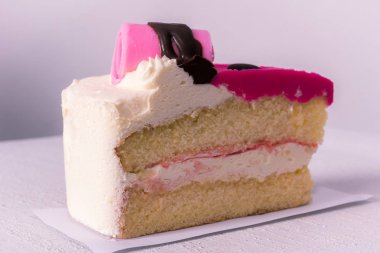 dilim çilekli kek krem unlu gıda