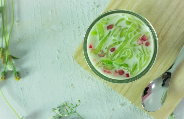 Tayland cendol veya buzlu tatlı