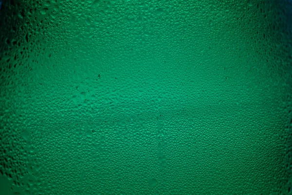 Verde abstracto gotas de agua fondo, gotas de agua natural en gl — Foto de Stock