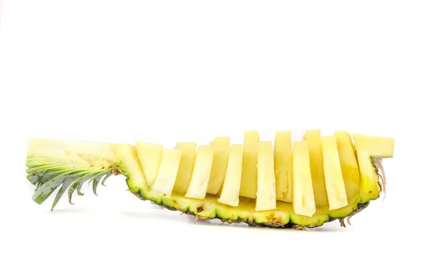 Fette di ananas isolate su bianco — Foto Stock