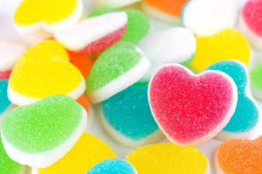 Şeker, kalp renkli tatlı şekerler, s ile kaplı kalp şekerler