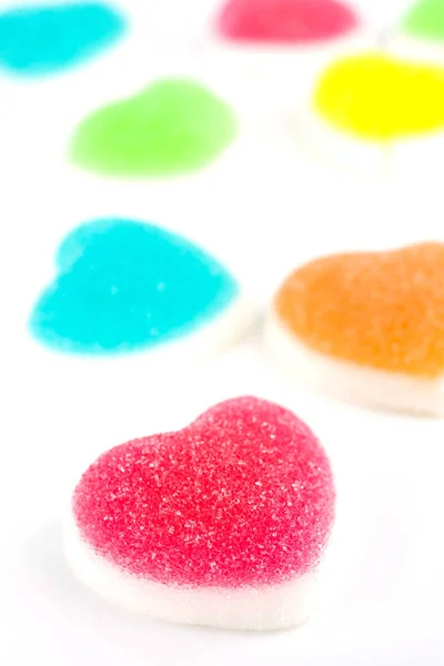 Şeker, kalp renkli tatlı şekerler, s ile kaplı kalp şekerler — Stok fotoğraf