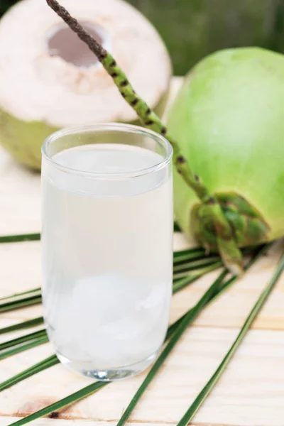 Bebida Coco Fresca Com Coco Jovem — Fotografia de Stock