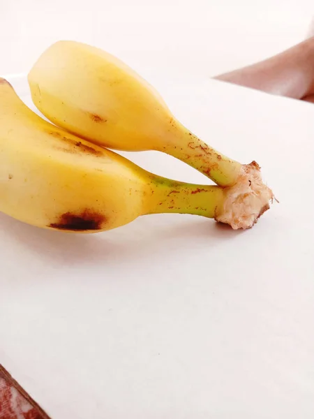 Start breakfast with full calories of  fresh healthy banana. — Stock Photo, Image