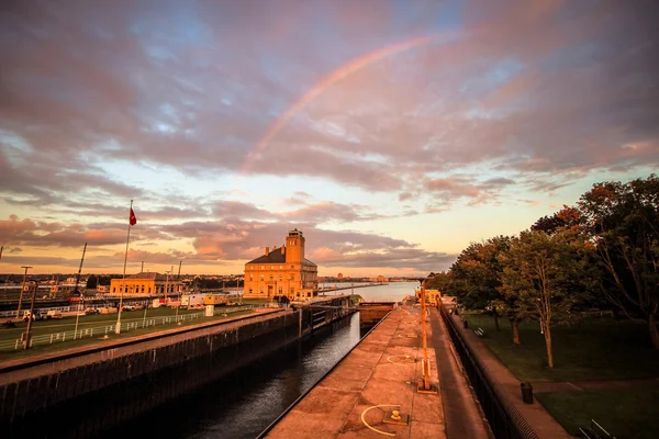 Rainbow Over The American dus sloten — Stockfoto