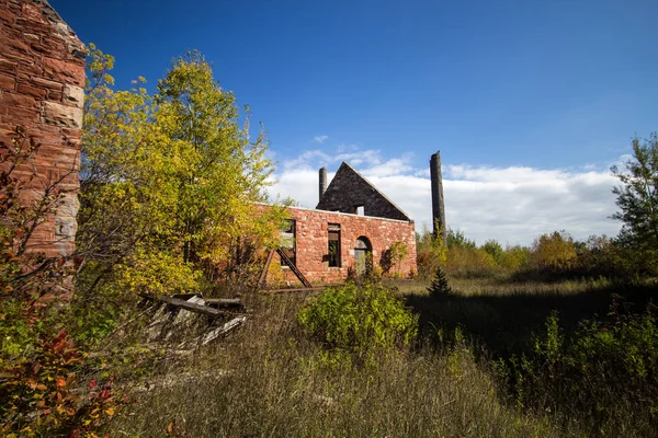 Exteriér z opuštěné Quincy dolu na měď v Michiganu — Stock fotografie