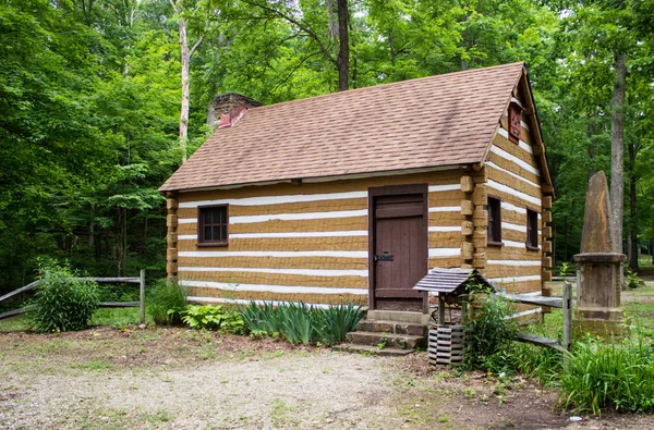 Log Cabin Exterior Cabana Madeira Simples Autêntica Tradicional Sopé Dos — Fotografia de Stock