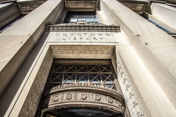 Biblioteca Entrada Exterior Porta Frente Sinal Para Biblioteca Centro Detroit — Fotografia de Stock