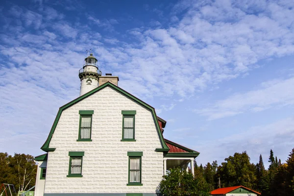 ミシガン プレスク島灯台 ローワー半島のヒューロン湖沿岸の歴史的なプレスク灯台 — ストック写真