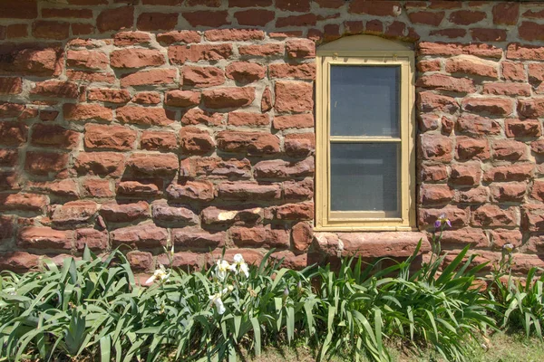Stone House Vnější Profil Pohled Starý Kamenný Dům Oknem Kopírovacím — Stock fotografie