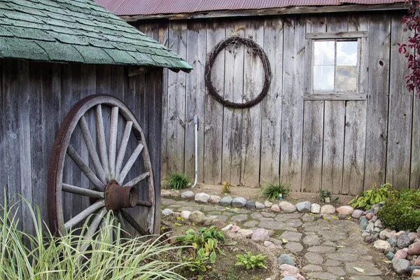 Country Garden Shed Winding Stone Path Gardeners Shed Outbuildings — Stock Photo, Image
