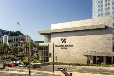 Las Vegas, Nevada, Usa - 6 Mayıs 2019: Las Vegas Bulvarı 'ndaki Waldorf Astoria' nın dışı. Waldorf, Hilton Otel 'in lüks bir markasıdır.. 