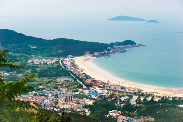 Laoshan domina el paisaje de Qingdao — Foto de Stock