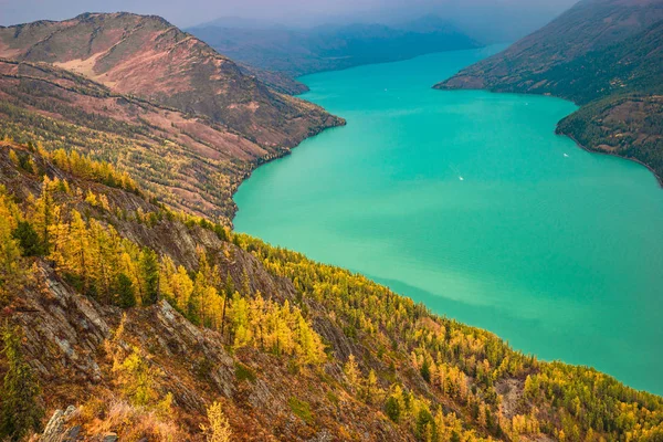 Xinjiang Kanas vista de los peces con vistas al paisaje —  Fotos de Stock