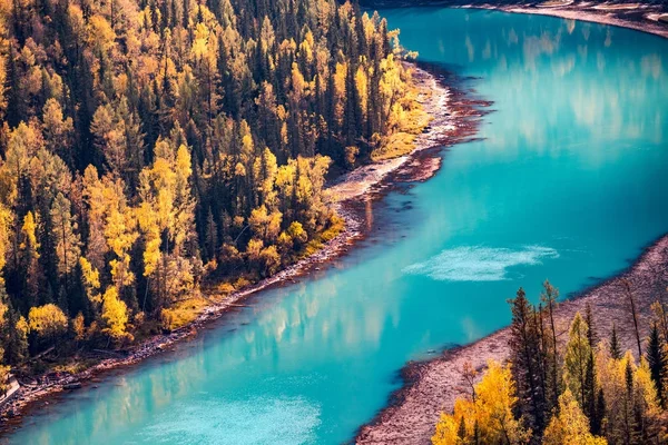 Pemandangan Xinjiang Kanas River Moon Bay Autumn — Stok Foto