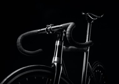 Bisiklet Siyah Arkaplanda İzole Edildi