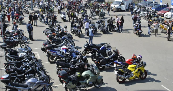 Opening Motorcycle Season Large Number Motorcycles Bikes Bikers Plenty People — Stock Photo, Image