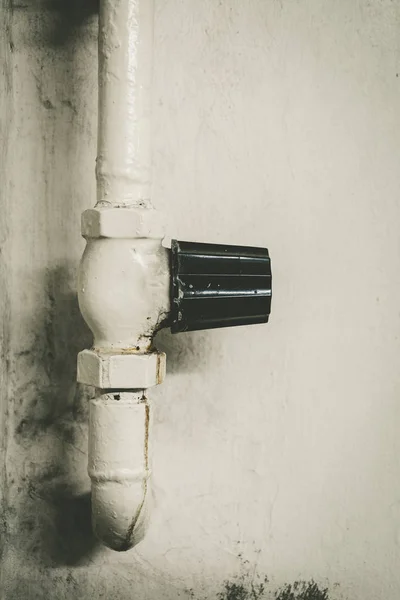 Vieux tuyau de chauffage — Photo