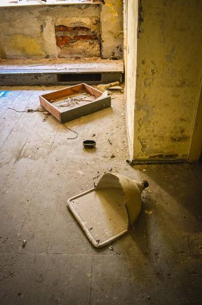 Old Dilapidated House Sink Bottom — Stock Photo, Image
