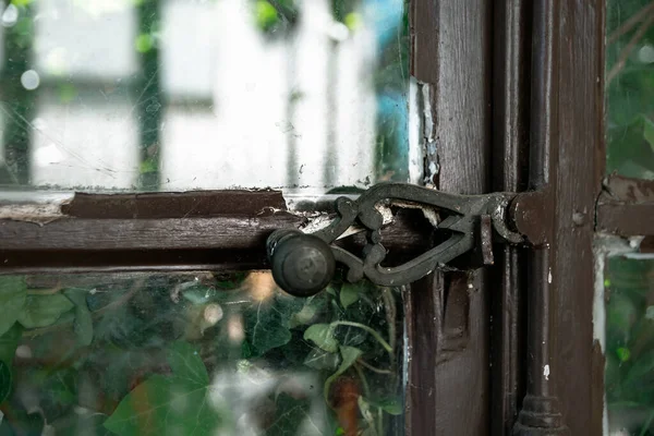 Ancienne Poignée Décorative Fer Forgé Sur Une Fenêtre Une Porte — Photo