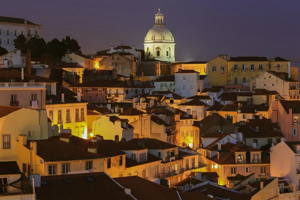 Vista de Alfama en el crepúsculo, Lisboa, Portugal — Foto de Stock