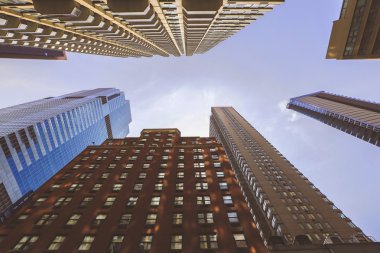 Manhattan, New York'taki binalar bakarak