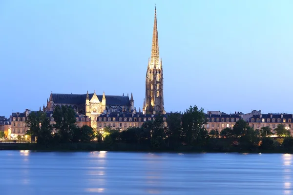 Crepuscolo nella cattedrale di Saint Michel, Bordeaux, Francia — Foto Stock