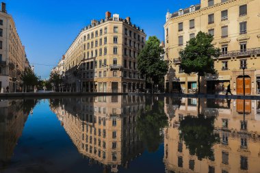 Sokak sahne Lyon yansıması ile şehir merkezine