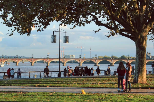 Pont de Pierre Köprüsü, Bordeaux şehir görünümünü — Stok fotoğraf