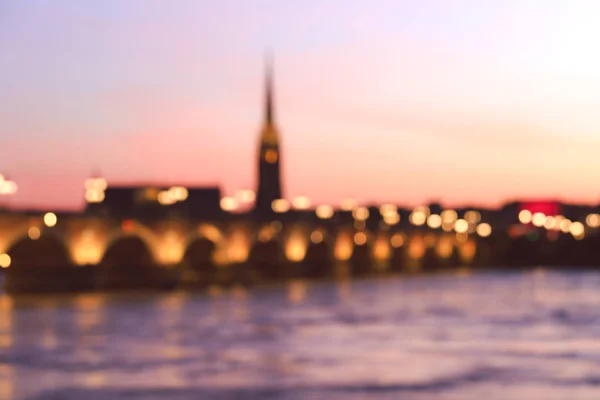 Розмита Пон de Pierre мосту з собором Сен-Мішель, Бордо, Франція — стокове фото