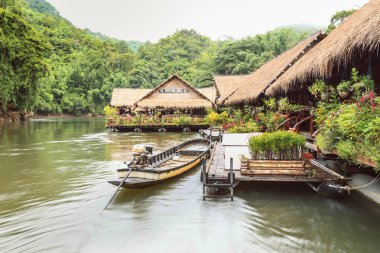  Yüzen ev, Kanchanaburi, Tayland
