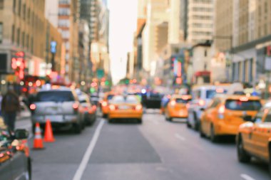 5th avenue Manhattan, New York'ta sarı taksi taksi ve trafik reçel