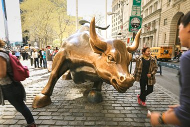 Manhattan kent merkezinin şarj boğa Simgesel Yapı