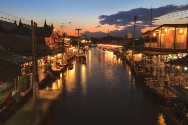 amphawa yüzen çarşı