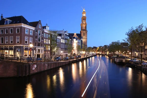 Iglesia Occidental Westerkerk Largo Del Canal Prinsengracht Amsterdam Por Noche — Foto de Stock