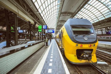 Amsterdam Merkez Tren İstasyonu