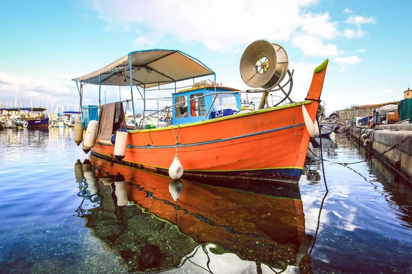 Маленькие Деревянные Рыбацкие Лодки Пришвартованы Старом Порту Аяччо Южная Корсика — стоковое фото