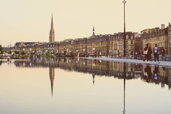 Burdeos Francia Septiembre 2019 Burdeos Espejo Agua Lleno Gente Divirtiéndose —  Fotos de Stock