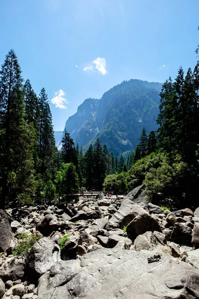 Canal de água da Cachoeira de Yosemite — Fotografia de Stock