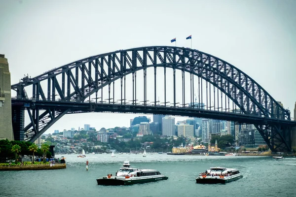 Spettacolare veduta del Teatro dell'Opera di Sydney Harbour — Foto Stock