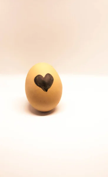 Corazón Escrito Huevo Sobre Fondo Claro — Foto de Stock