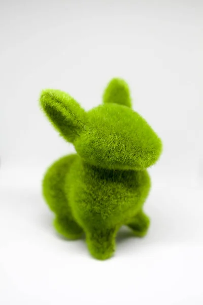 Пасхальный Зеленый Кролик Травы Белом Фоне — стоковое фото
