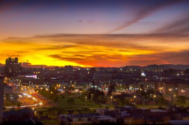 Kolombiya 'nın başkenti Bogota' da güzel bir gün batımı.