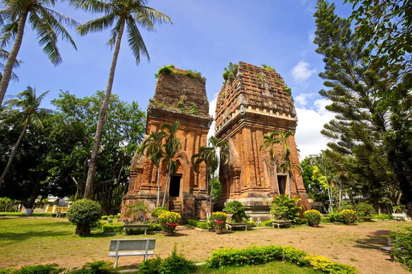 Quy Nhon Vietnam Gennaio 2020 Torri Gemelle Nel Centro Della — Foto Stock