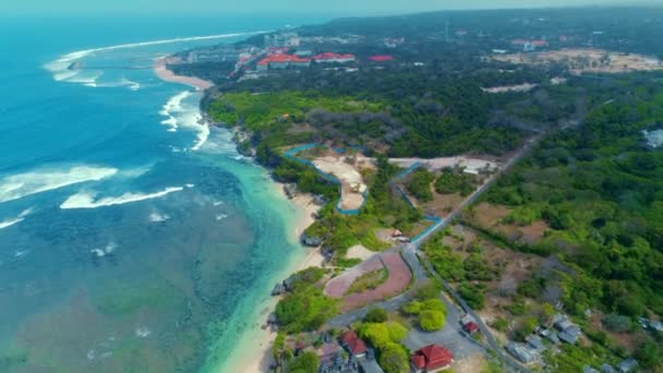 Luftaufnahme von Strand und Meer in Bali Indonesien 85 — Stockvideo